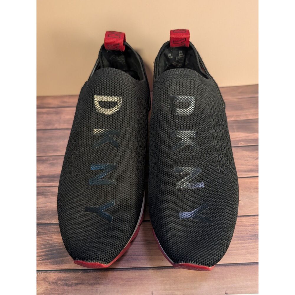 DKNY Slip On Sneakers Womens 7.5 Black Red Knit Comfort Casual Shoes